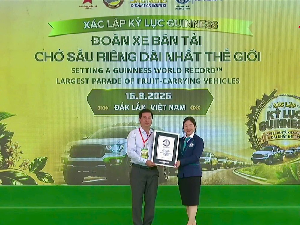 Đại diện Đắk Lắk nhận chứng nhận Kỷ lục Guinness thế giới ngày 16/8/2026